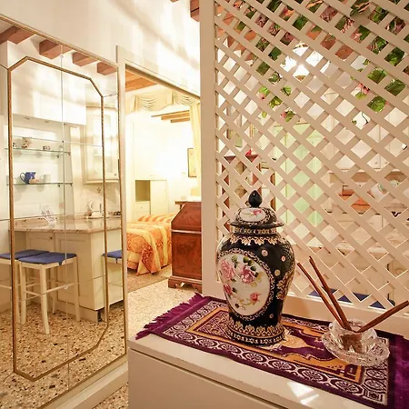 San Luca Flats البندقية