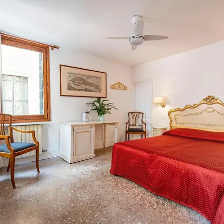 San Luca Flats Aparthotel 3*