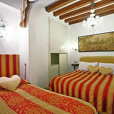 San Luca Flats 4*