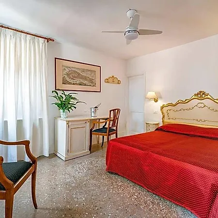 San Luca Flats