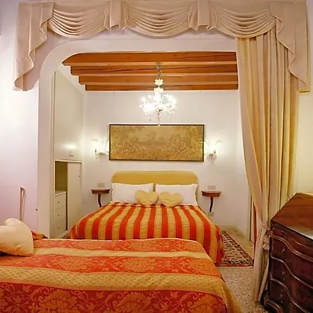 San Luca Flats 4*