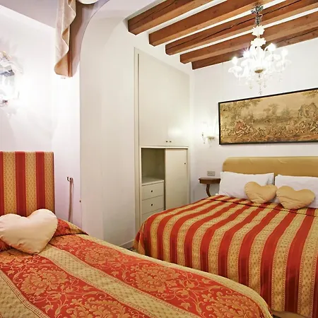 San Luca Flats Aparthotel 3*