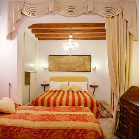 Aparthotel San Luca Flats 3*