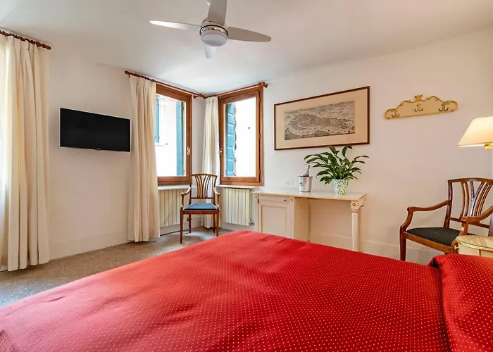 San Luca Flats