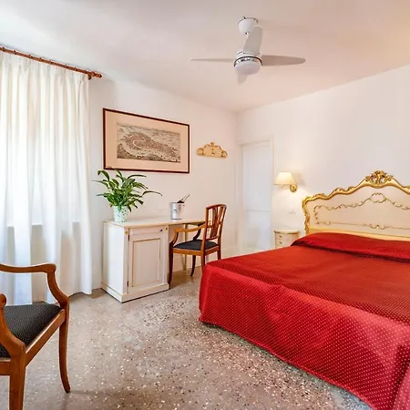 San Luca Flats