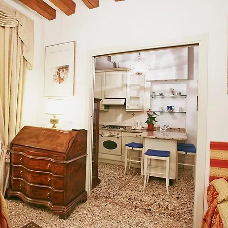 San Luca Flats