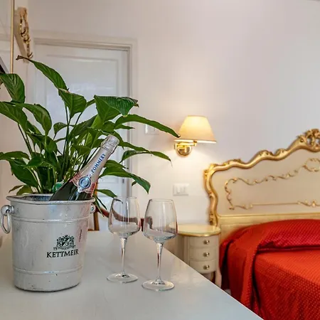 San Luca Flats 3*